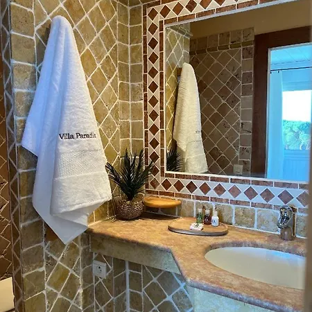 Hotel Paradis *